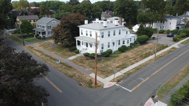 Building Photo - 130 W River St