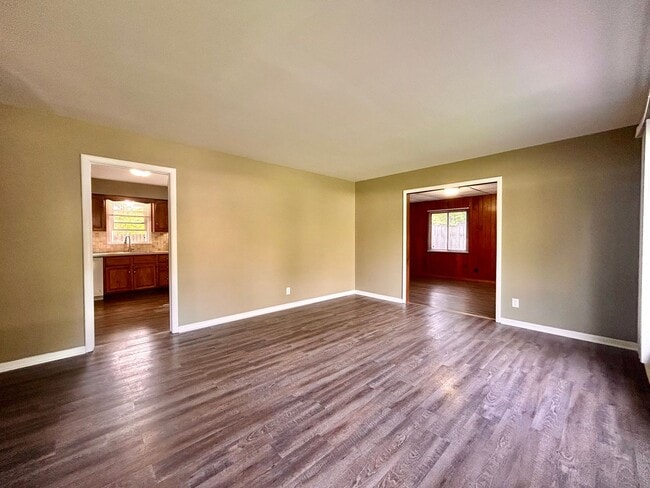 Building Photo - Three Bedroom Ranch in Northeast Grand Rapids