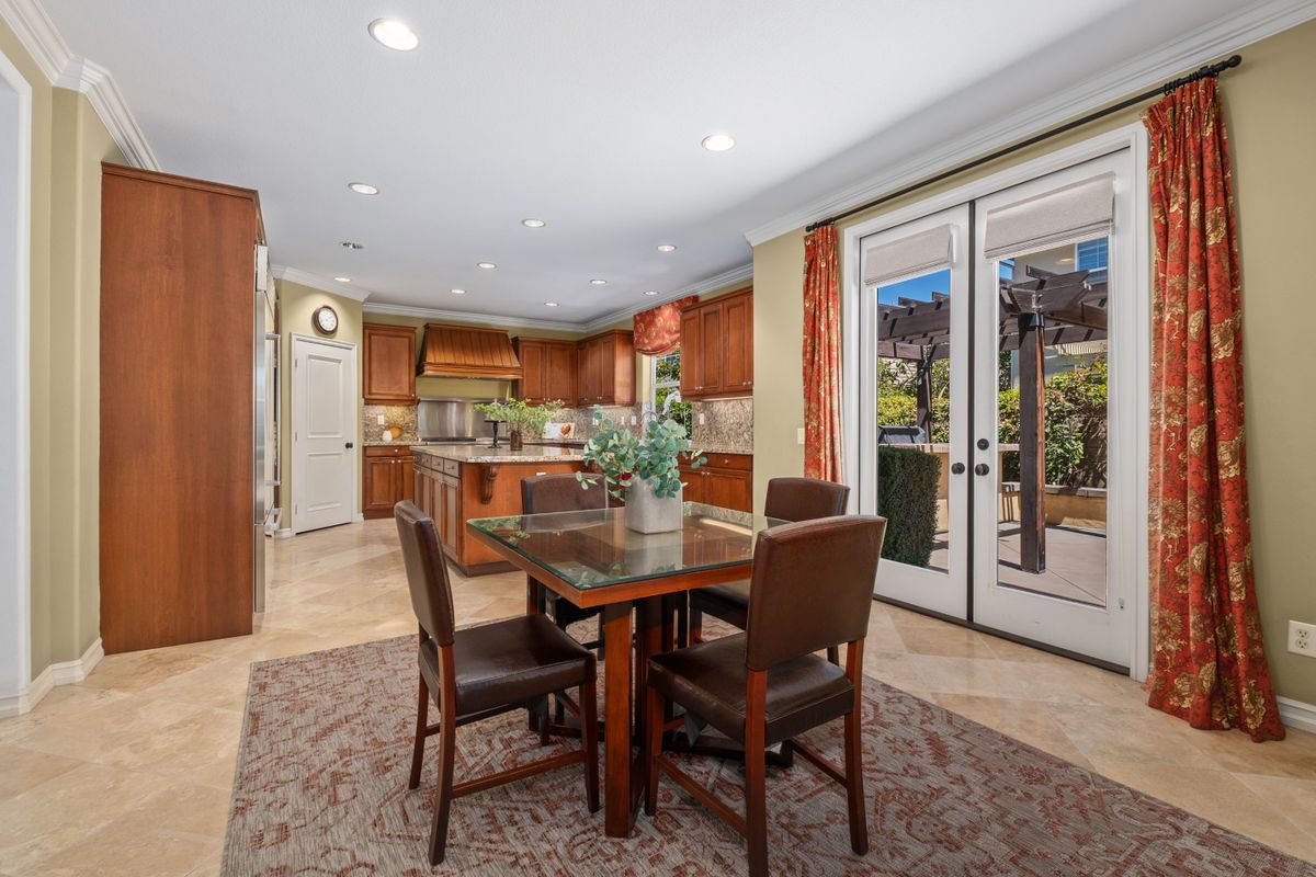 Building Photo - 16618 Honeybee Dr