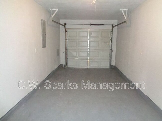 Building Photo - 13651 Biggs St