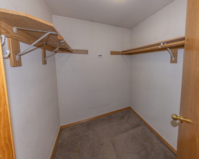 Building Photo - One Level Home - Three Bedroom + Bonus with AC / Beautiful Yard!