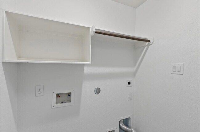Building Photo - 130 Moon Dance Ct