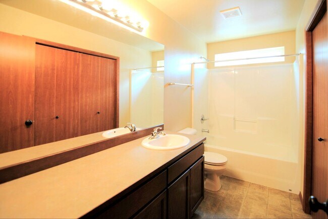 Building Photo - Two Bedroom Townhome in The Cottages at Saddlerock Neighborhood!