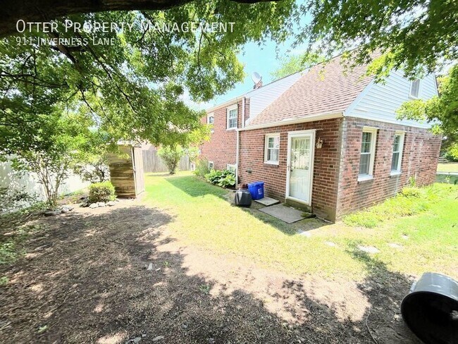 Building Photo - 911 Inverness Ln