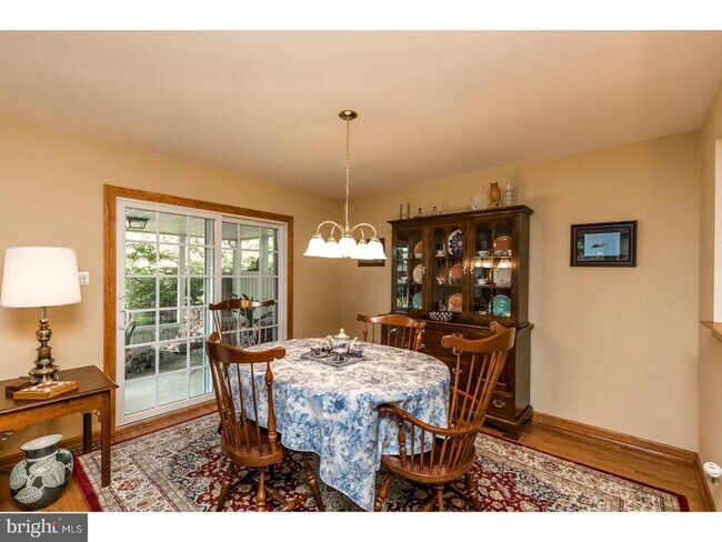 Building Photo - 202 Nelis Ct