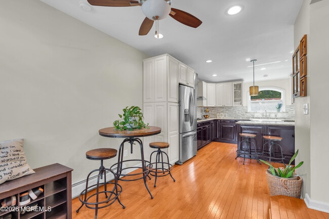 Building Photo - 519 Ryeside Ave