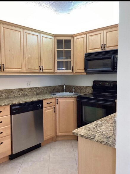 Building Photo - 5927 La Pinata Blvd