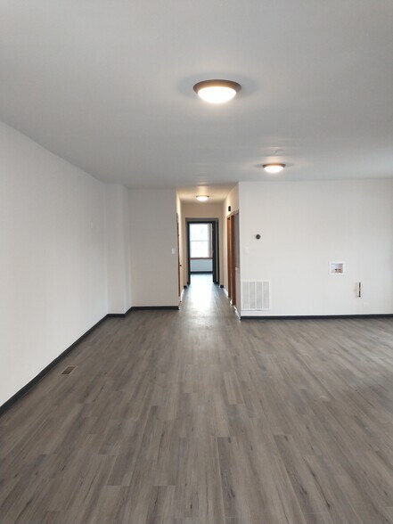 Building Photo - 2516 W Pratt Blvd