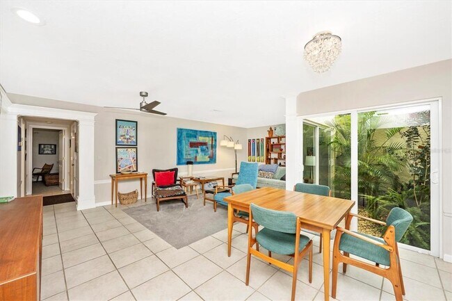 Building Photo - 3905 Glen Oaks Manor Dr