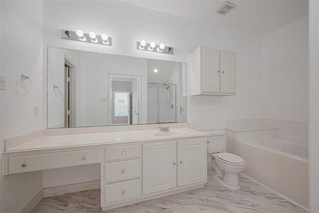 Building Photo - 7407 Golden Star Dr