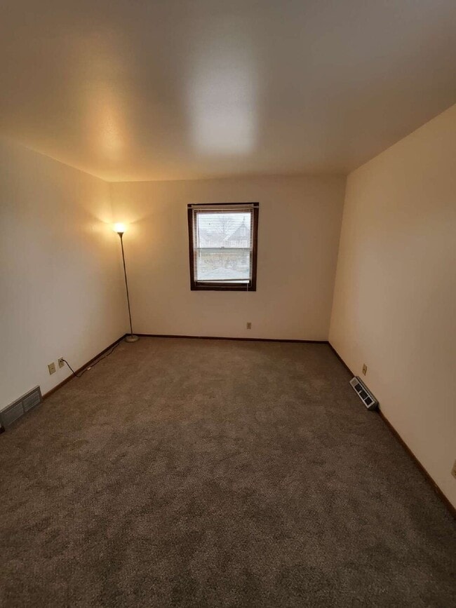 Building Photo - 1112 S 62nd St
