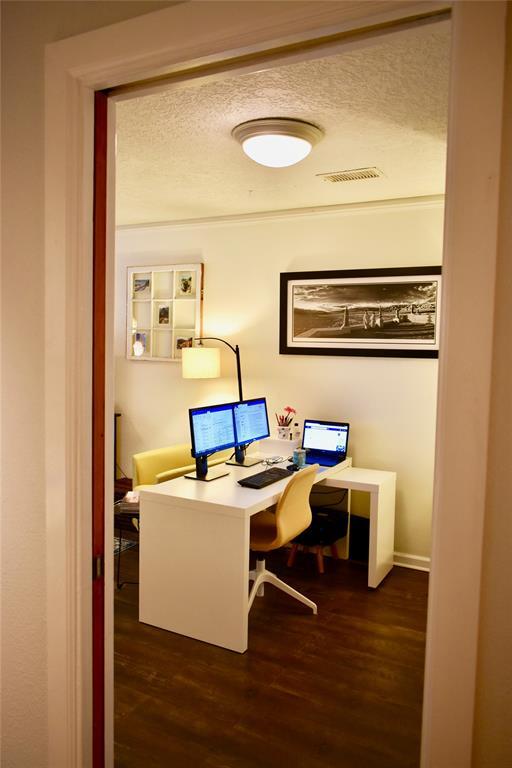 Building Photo - 4624 Verone St