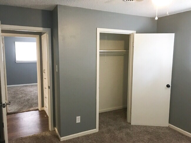 Building Photo - Updated Home Block away from LCU