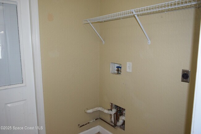 Building Photo - 719 Samuel Chase Ln