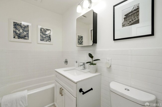 Building Photo - 475 Justin Dr