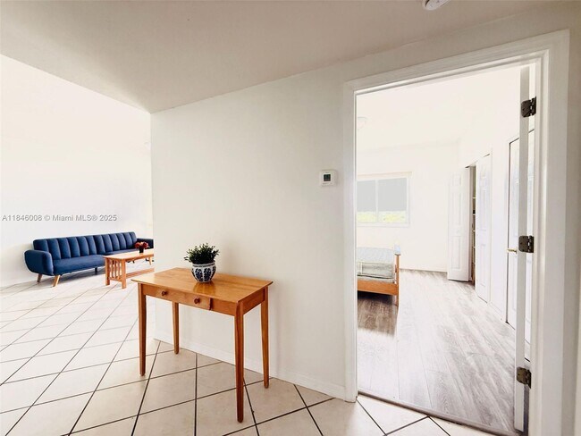 Building Photo - 3500 Coral Wy