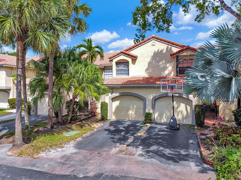 Building Photo - 3501 Magellan Cir