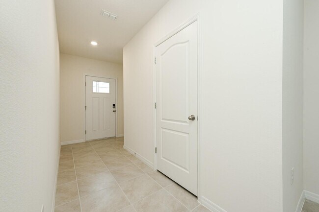 Building Photo - 55 Bella Oaks Dr