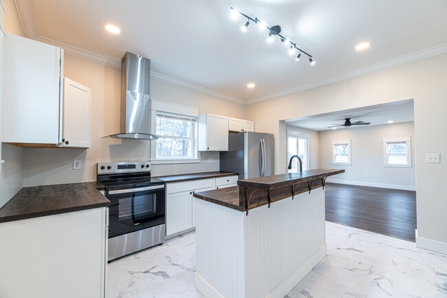 Building Photo - 1287 E Harper Ave