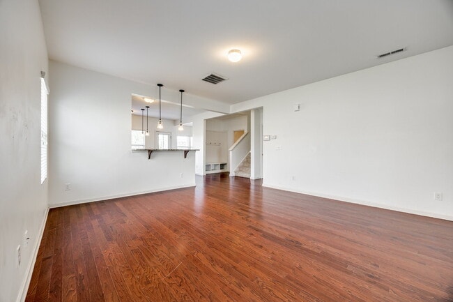 Building Photo - 826 Summerlake Dr