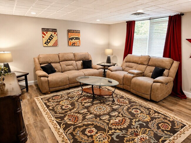 Building Photo - 10 Bridlewood Ct