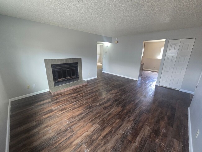 Building Photo - 4469 E Pikes Peak Ave