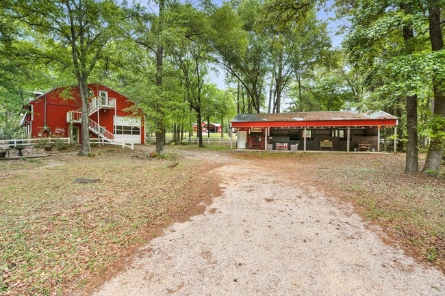 Building Photo - 15058 Lake Paula Dr