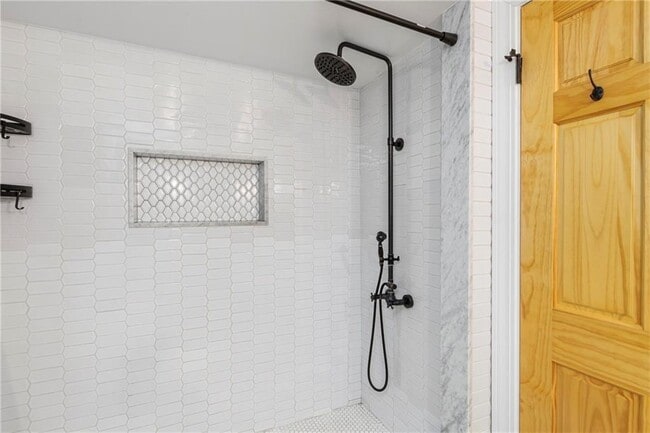 Building Photo - 147 Lyman St