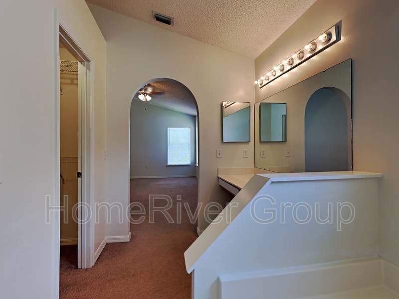 Building Photo - 6816 Whitetail Ct