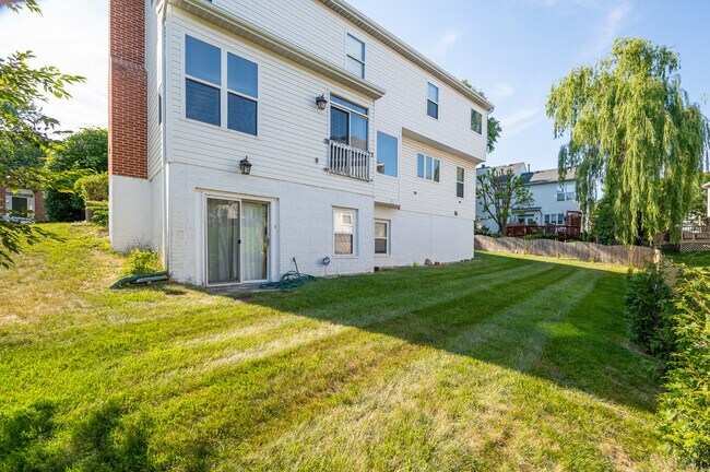 Building Photo - 2410 Dakota Lakes Dr