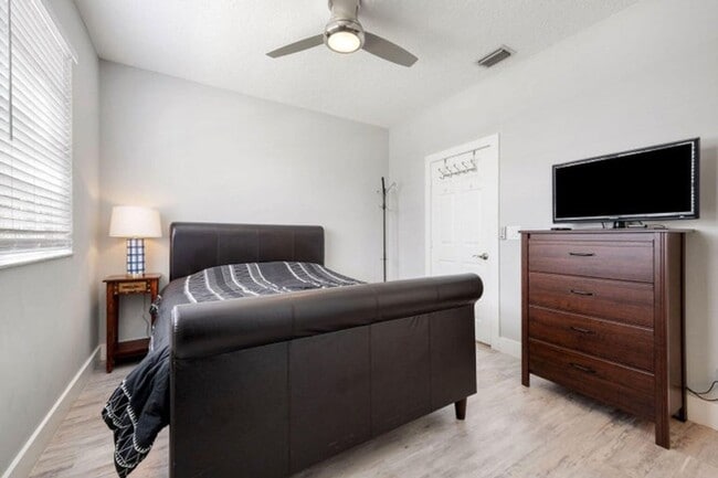 Building Photo - 10982 Ravel Ct