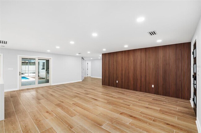 Building Photo - 2306 S San Jose Cir