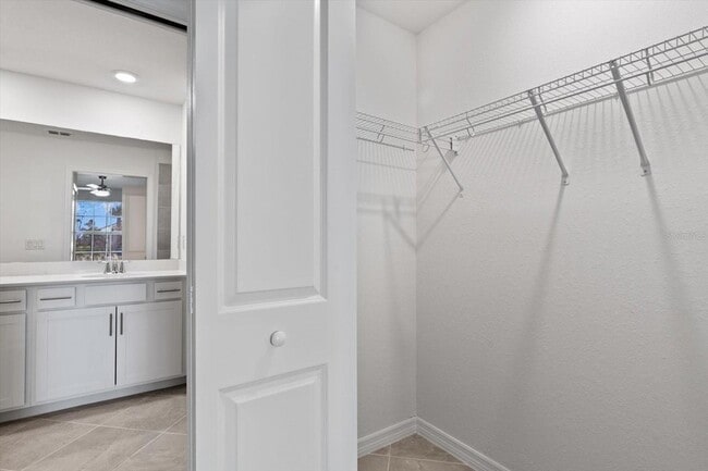 Building Photo - 12440 Wellen Golf St