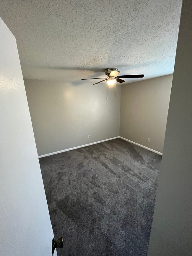 Building Photo - 300 Apache Dr