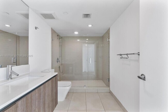 Building Photo - 1025 92nd St