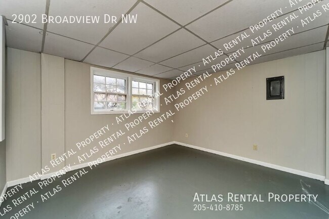 Building Photo - 2902 Broadview Dr NW