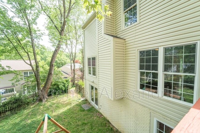 Building Photo - 13183 Oak Farm Dr