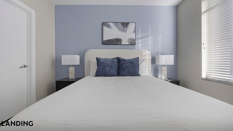 Building Photo - 1000 S Broadway