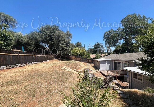 Building Photo - Updated 2-Bed, 2-Bath Home with Bonus Room...