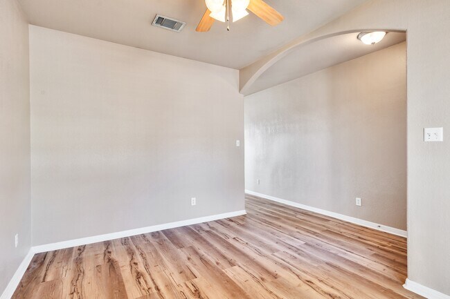 Building Photo - 1260 Arbor Knot Dr