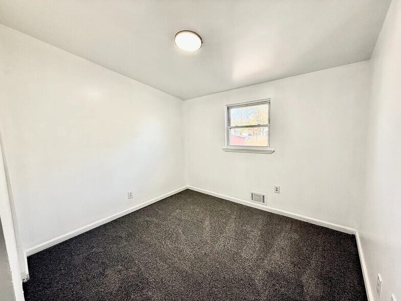 Building Photo - 6 Citadel Ave