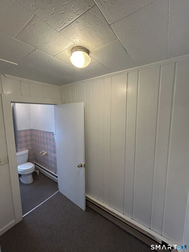 Building Photo - 73 Peck St