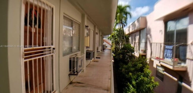 Building Photo - 7625 Harding Ave