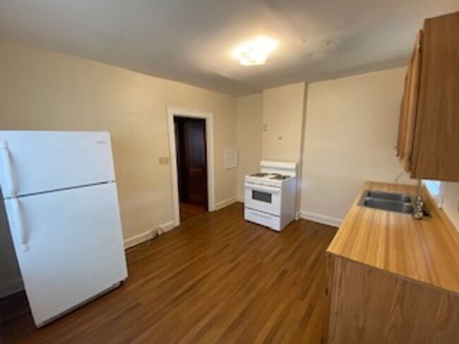 Building Photo - 2473-75 Adams Ave