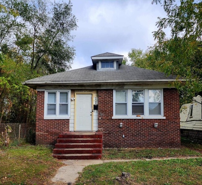 Primary Photo - 1559 McKinley St