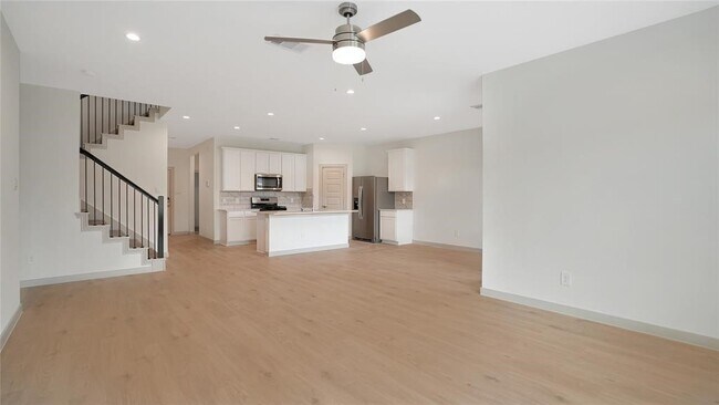 Building Photo - 29819 Ousel Falls Ln