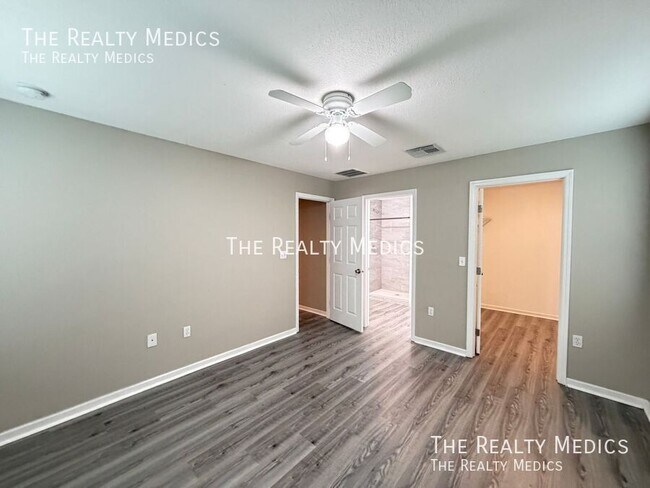 Building Photo - 13481 SW 60th Ave