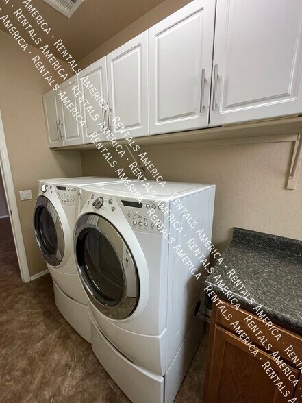 Building Photo - 2243 W Mila Way