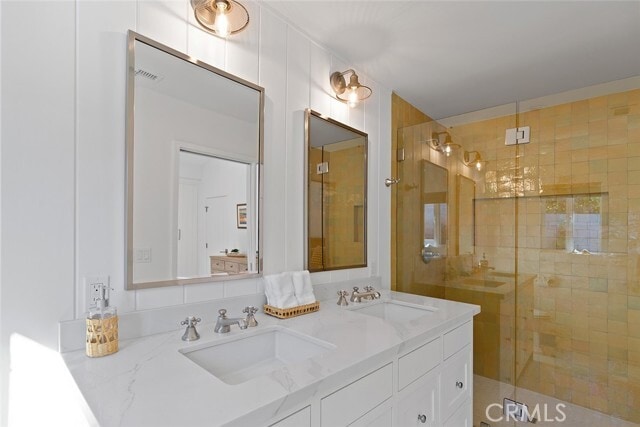 Building Photo - 153 Emerald Bay