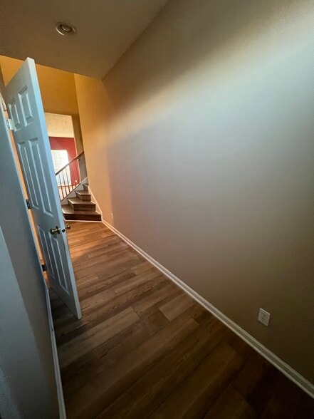 Building Photo - 2898 Andover Cir